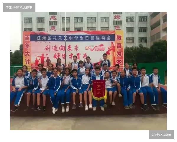 破浪前行勇者无畏 世界赛艇锦标赛展现不屈体育精神